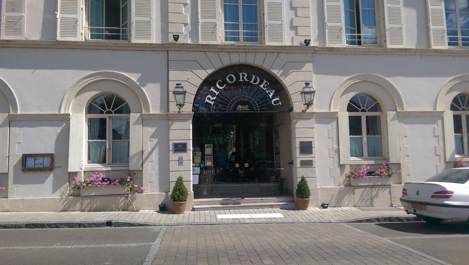 Hotel-Restaurant Ricordeau Loue Exterior photo